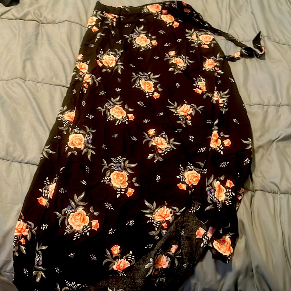 Cross over midi black floral skirt, never worn, size 6
